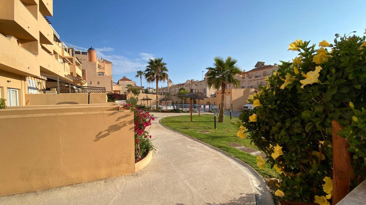 Studio "Mosaico" With Parking, Air Conditioner, Pool, Fibre Optic 600Mb Included Ταρίφα Εξωτερικό φωτογραφία